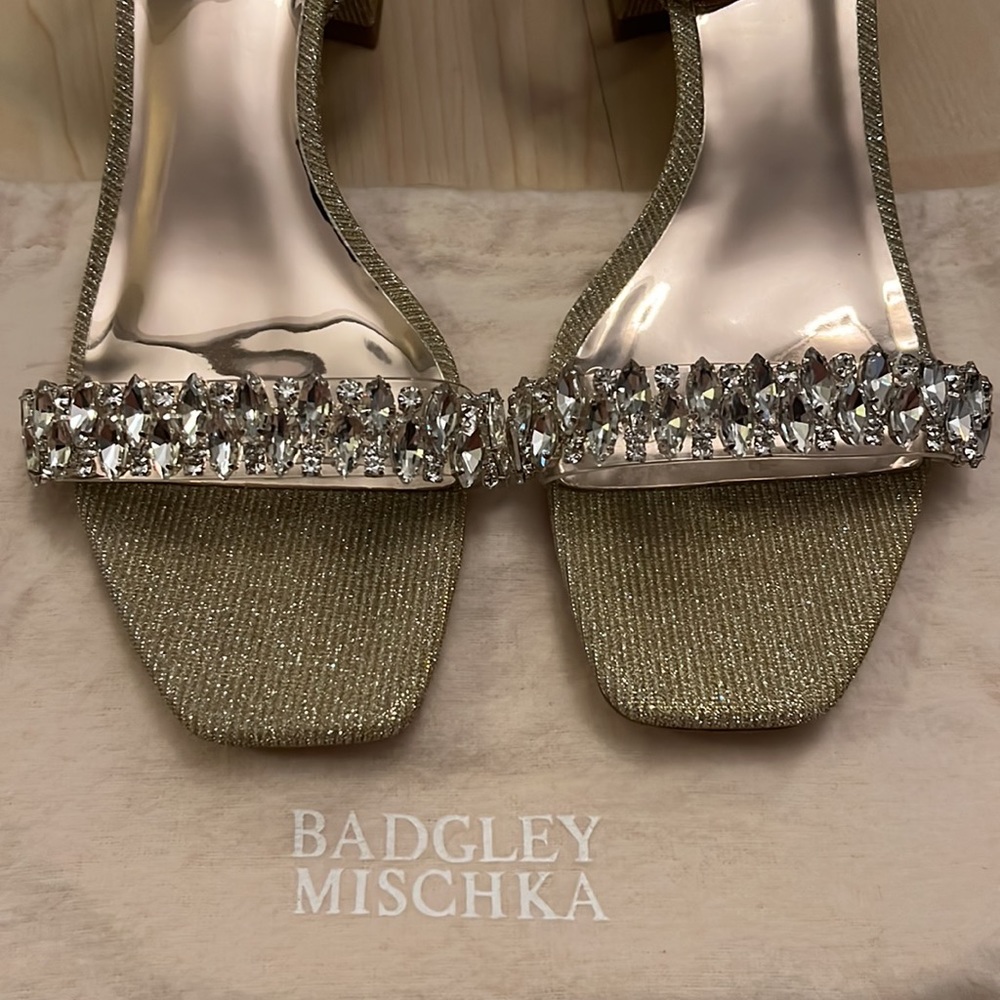 Badgley Mischka size 10 gold/ivory